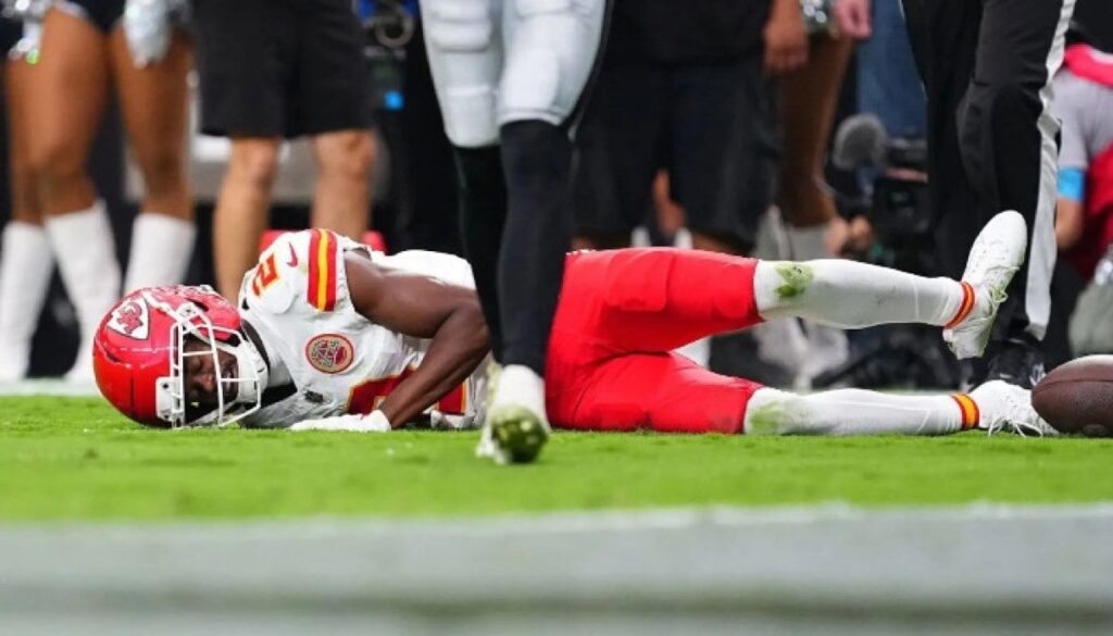Chiefs receiver Tyquan Thornton suffers gruesome injury against Raiders