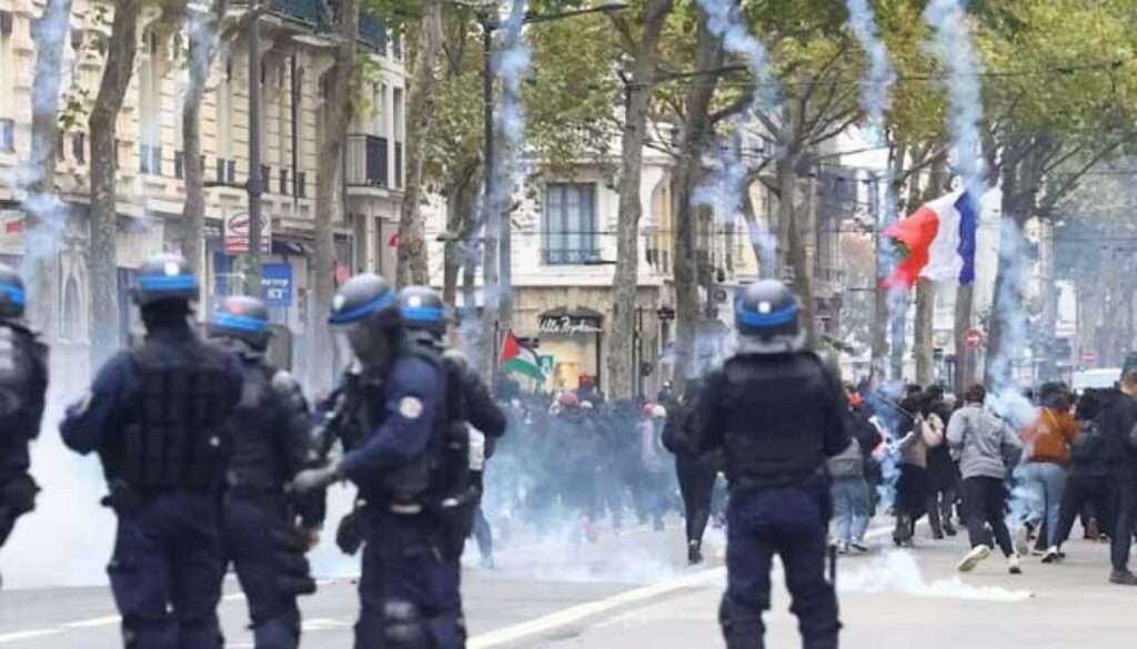 France deploys 70,000 police to try to contain nationwide protests