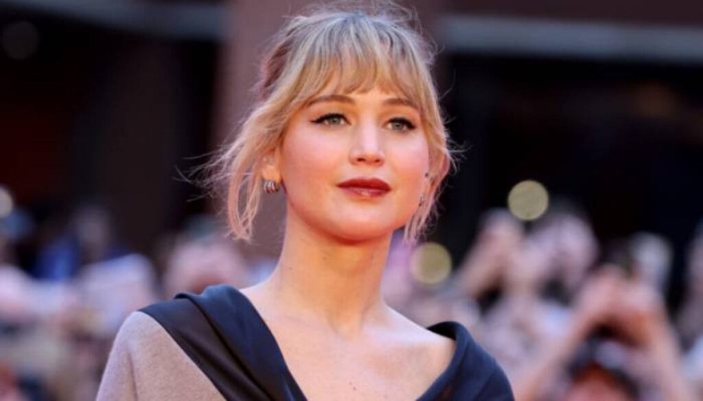 Is Jennifer Lawrence ready to ditch her signature bangs?
