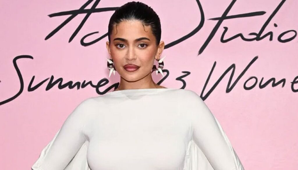 Kylie Jenner's $50 million Fantasy bra role sparks debate over her body type: 'Not a model'