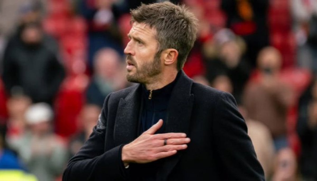 Manchester United give Michael Carrick another chance to turn things around